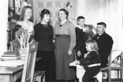 Hulda och Teodor Malmén
Fr.v Mosa Emmty Halvarsson, Mosa Linnea Halvarsson
Ivar och Birger